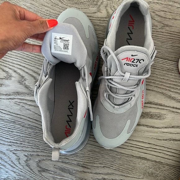 Airmax 270 Raact “Just Do It” in wolf grey. Some ware. Size 11 - Picture 3 of 4